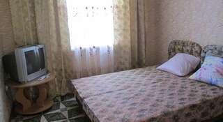 Гостиница Guest House Liliya Коктебель Бюджетный двухместный номер с 1 кроватью или 2 отдельными кроватями-2